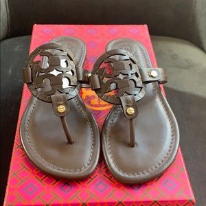 Tory Burch Miller brown size 5 NWT